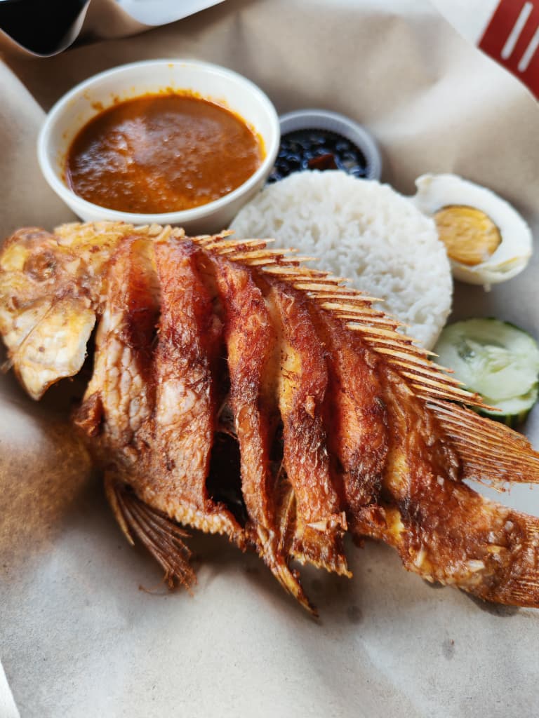 Nasi Kukus Talapia Goreng Berempah