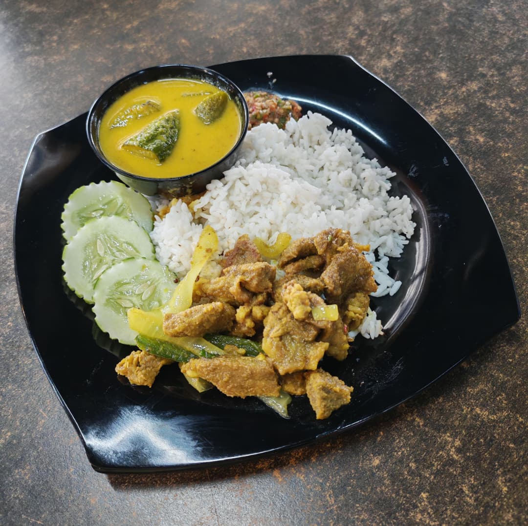 Nasi Berlauk Daging