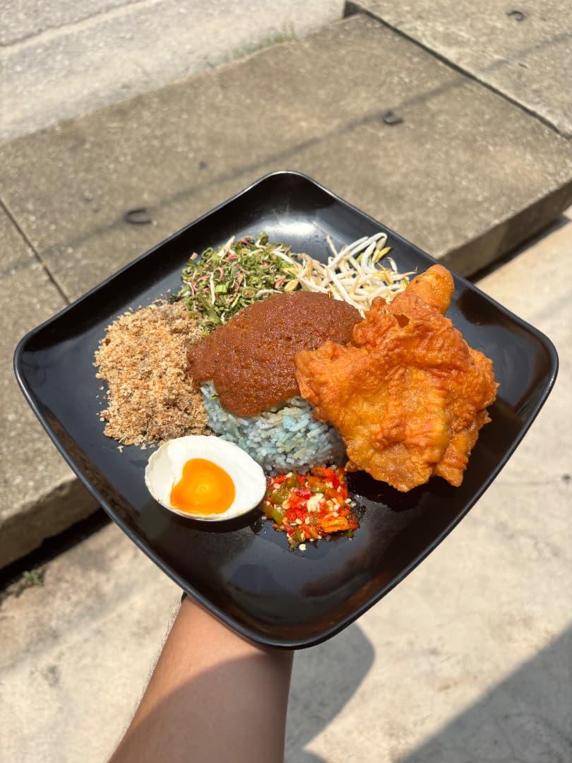 Nasi Kerabu Ayam Crispy